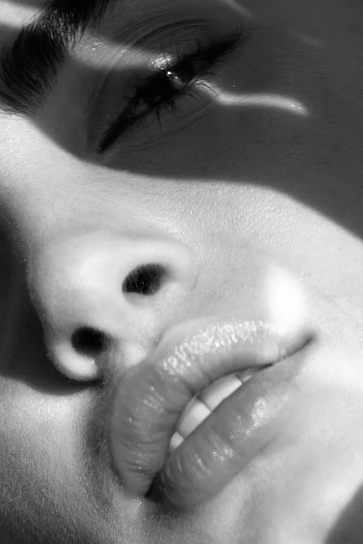 局部也性感：劳伦特的人体局部特写