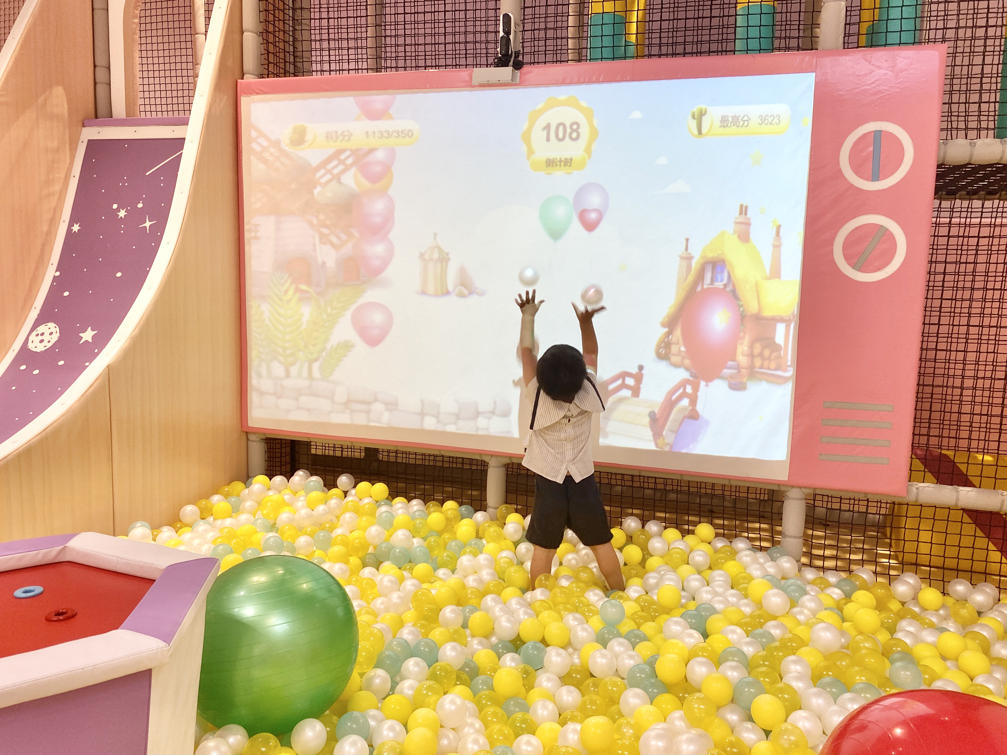 室内儿童乐园要投资多少钱,室内儿童乐园投资报价