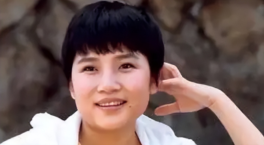 李娜为什么去当尼姑,歌手李娜为什么要出家当尼姑