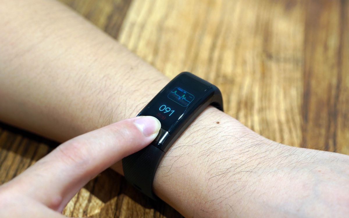 精准实时测心率和血压的智能手环,智能手环血压心率测量戴哪只手好