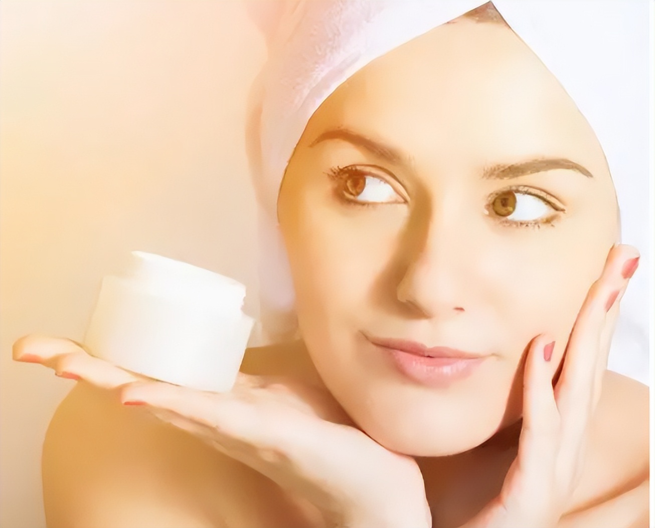 乳液和面霜区别是什么,乳液和面霜的区别大吗