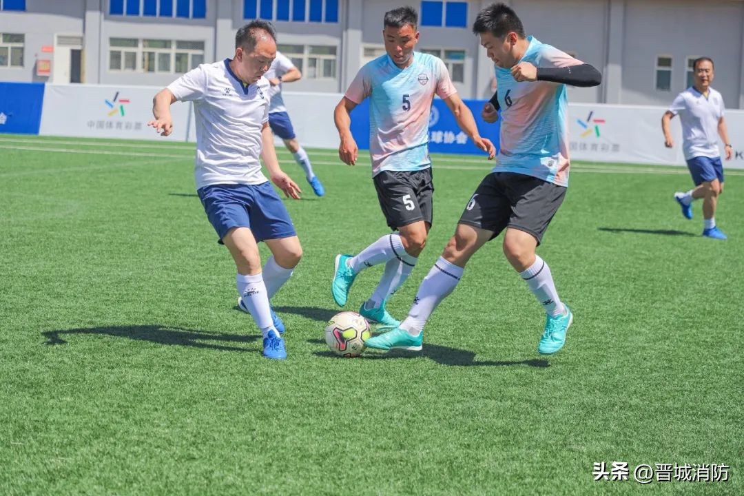 绿茵场上,绿茵场上展风采