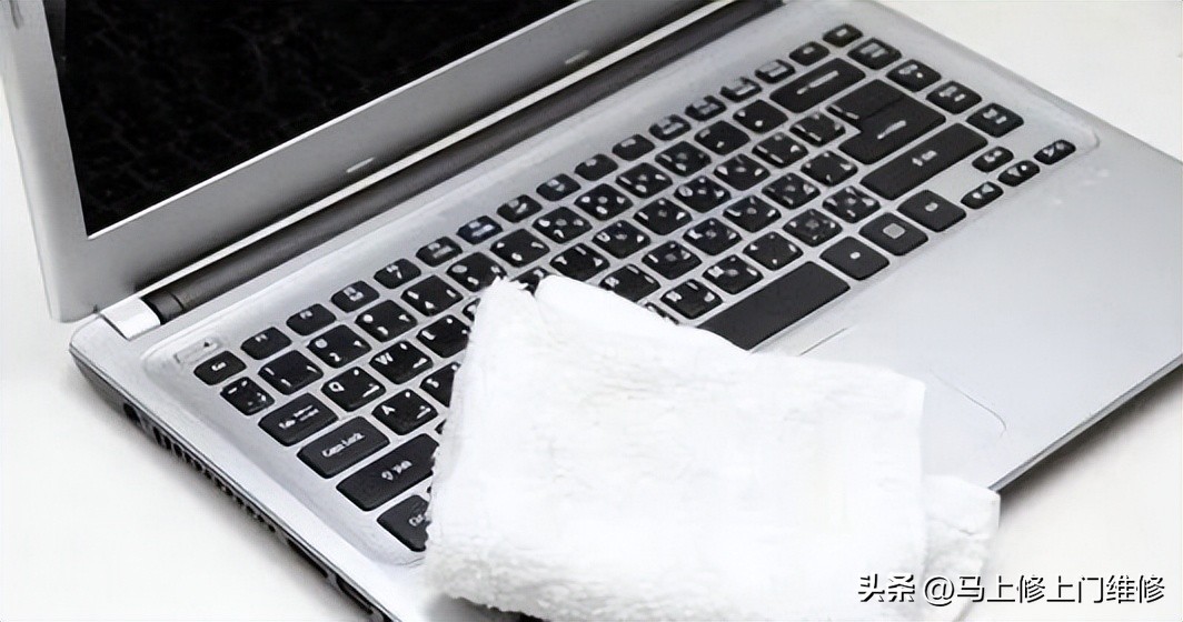 笔记本电脑进水开机滴滴响为什么,笔记本电脑键盘进水后一直嗡嗡响