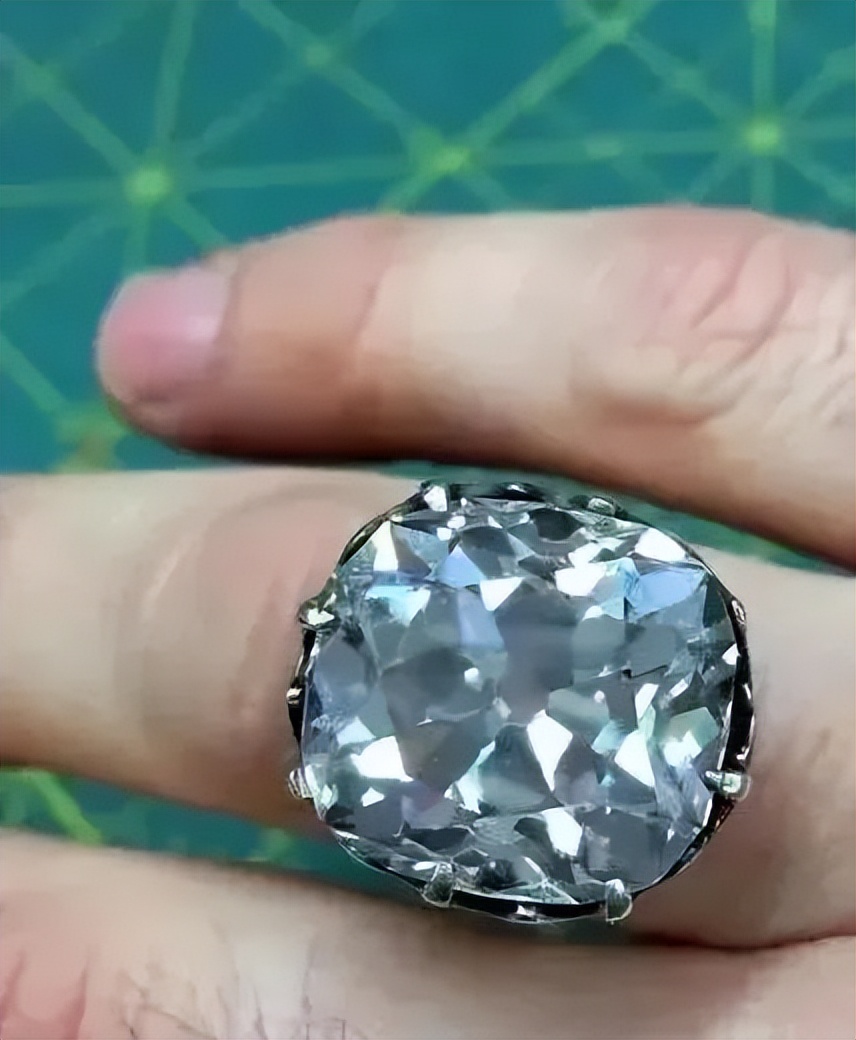 87块买的戒指竟然拍卖出575万,最值钱的戒指拍卖