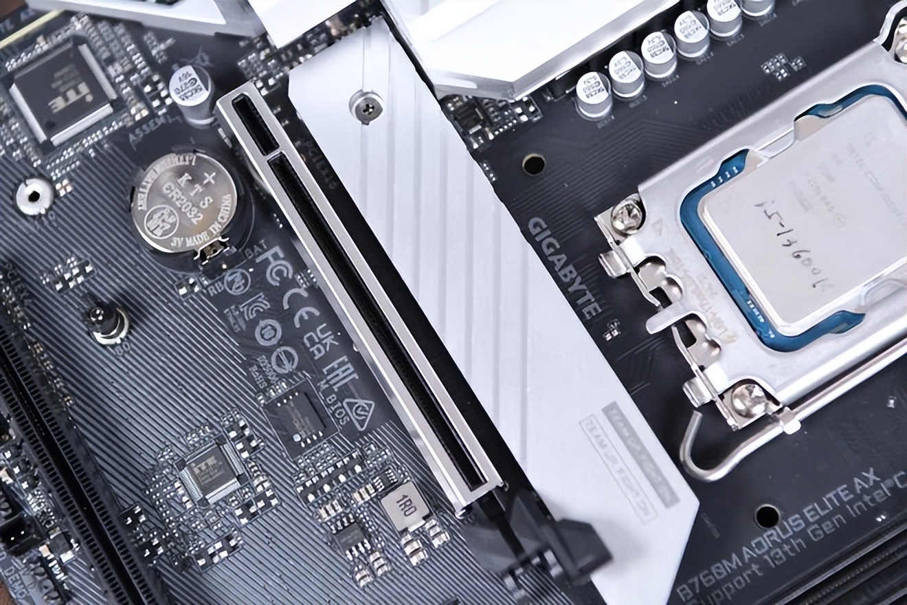 探索ADie性能上限！博德斯曼DDR56800开启高带宽与低延迟模式