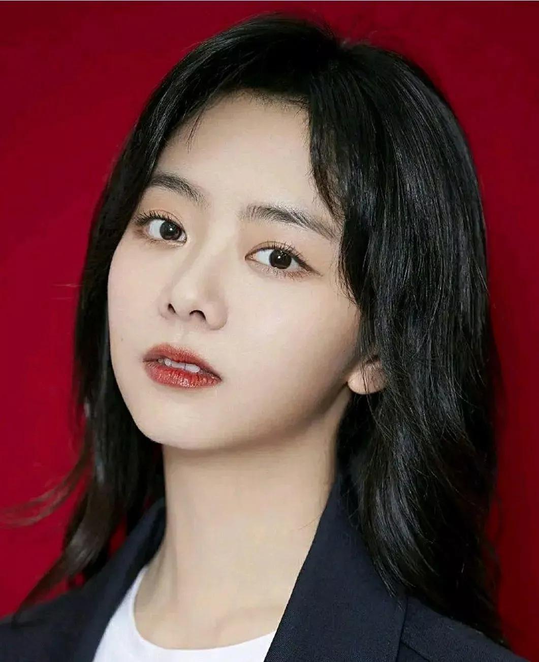 刘亦菲宋轶蓝色礼服,刘亦菲和宋轶谁更美