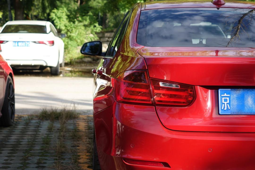 06年宝马320i二手的值得入手吗,二手宝马320i保养需要多少钱