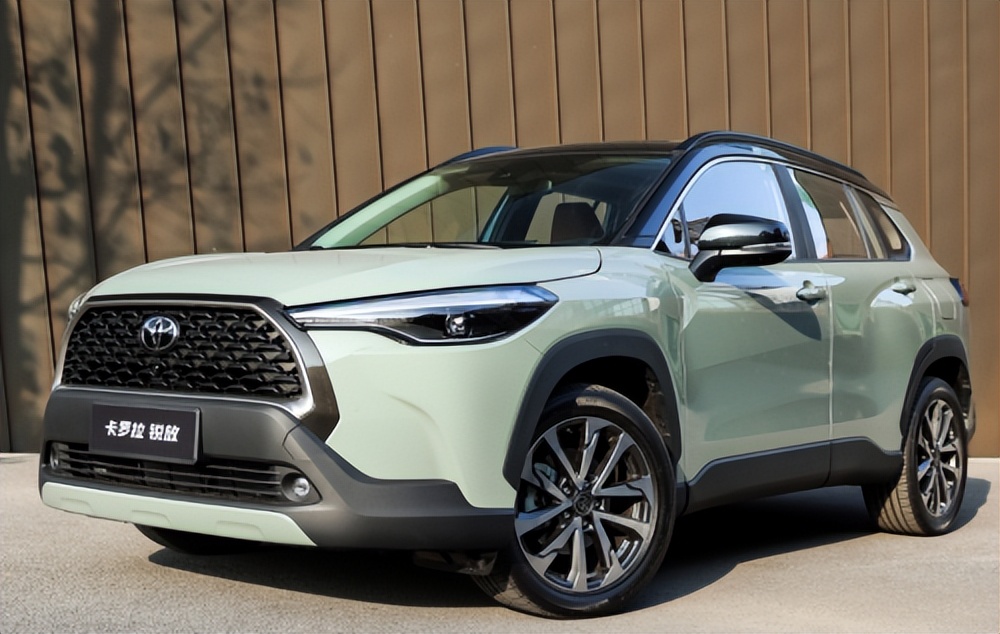 全新卡罗拉锐放海外实拍,卡罗拉凌厉