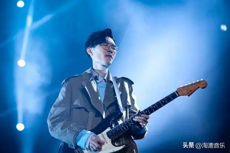 香港乐坛最后一位歌王,香港唯一不会唱歌的明星