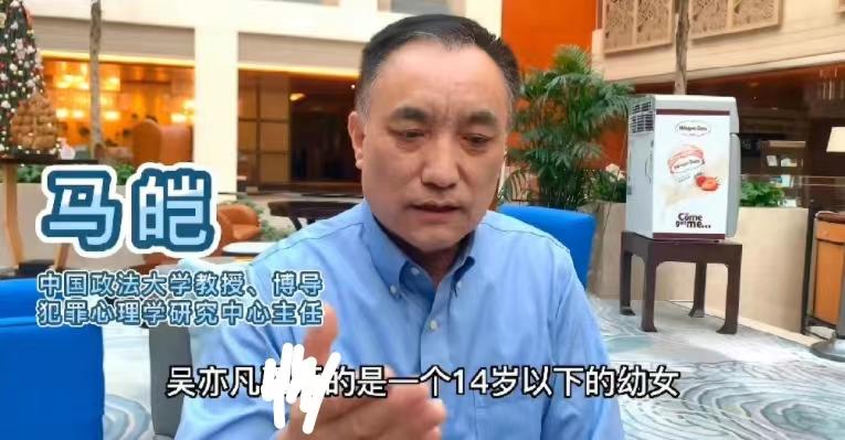 2天10个瓜，离婚、名导移民、恋情曝光、双双出轨…个个都是大瓜