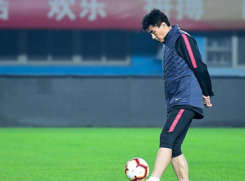 李玮锋被打最惨的一场球,李玮锋谈中国足球现状