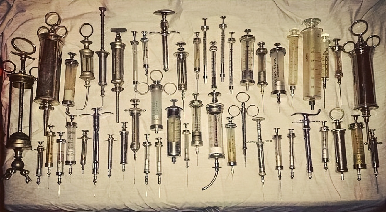 中世纪黑暗医疗脑洞大开，放血只是常规，哪里是看病分明是玩命！