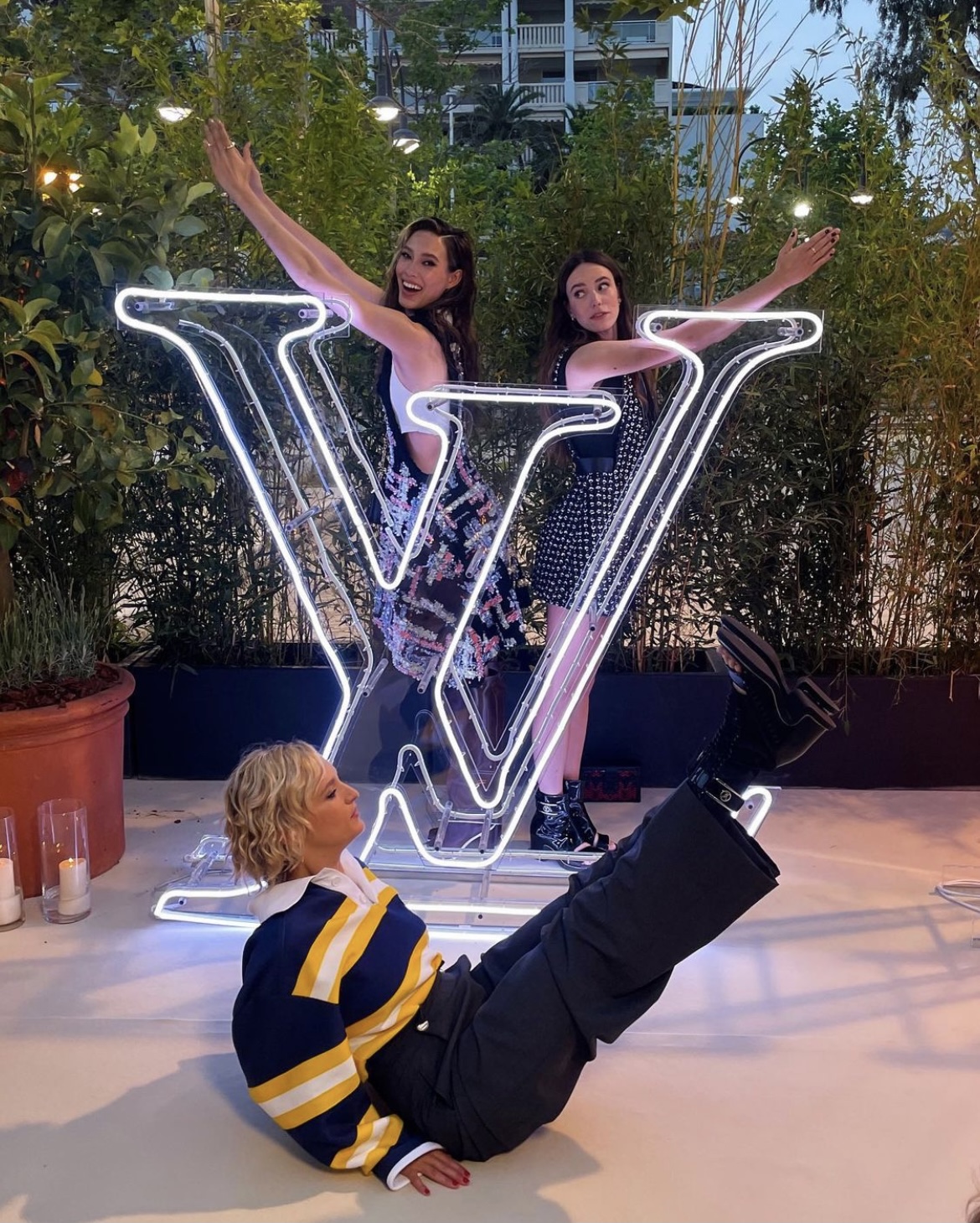 汤唯亮相戛纳红毯造型,汤唯穿高定礼服走戛纳红毯