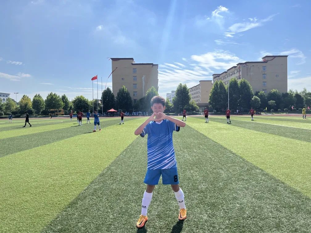 鄂州青少年足球联赛2019,绿茵场上显英姿团结拼搏创佳绩