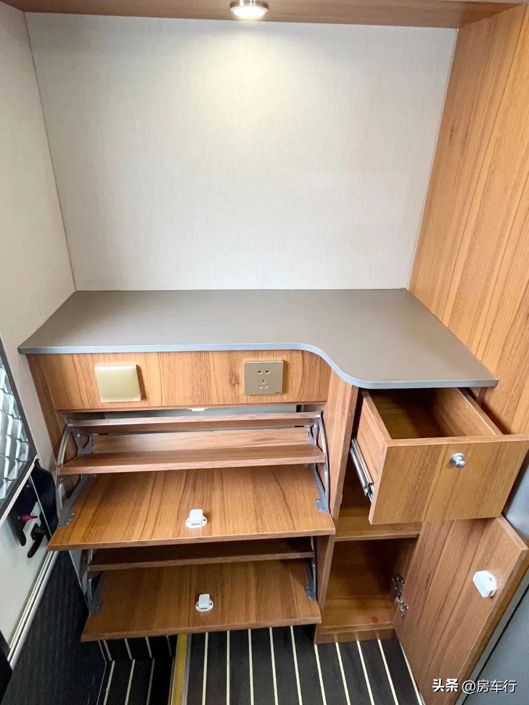 新飞s100轻卡房车怎么样,新飞自动挡轻卡房车