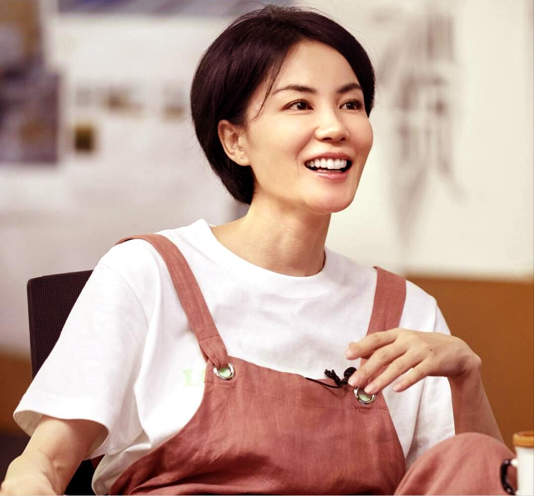 王菲和谢霆锋二人差几岁,王菲和谢霆锋以前结过婚吗