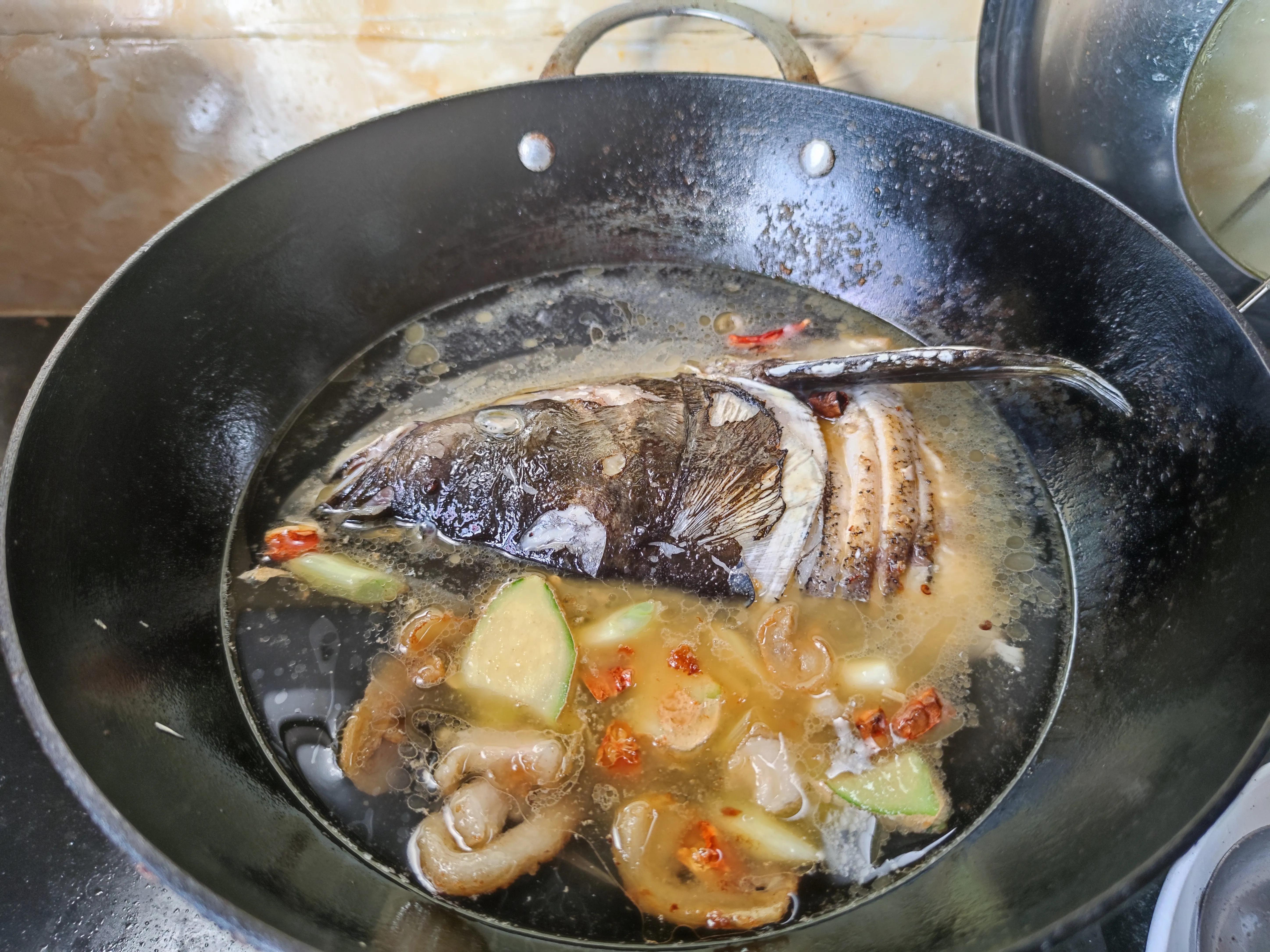 明日七月初一，提醒中老年：4样上桌，驱霉纳吉，诸事顺遂平安过