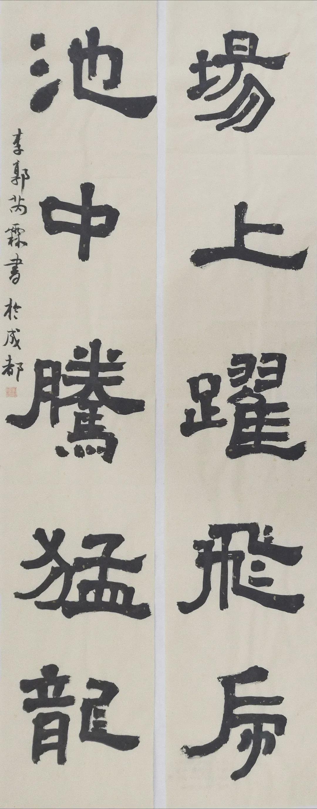 拿奖到手软的学生,拿奖状拿到手软