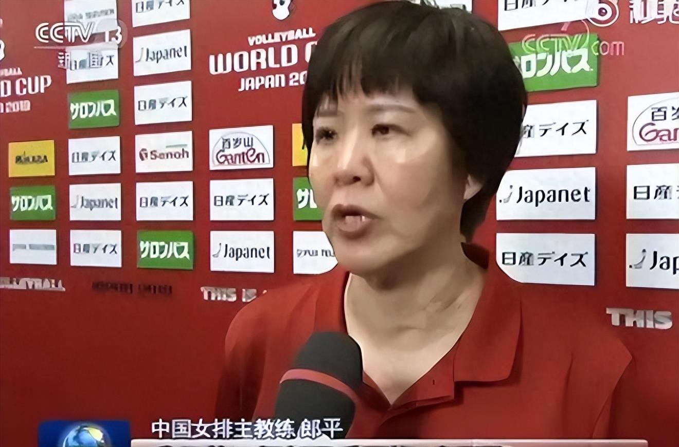 何诗蓓夺冠奏国歌,何诗蓓破世界纪录