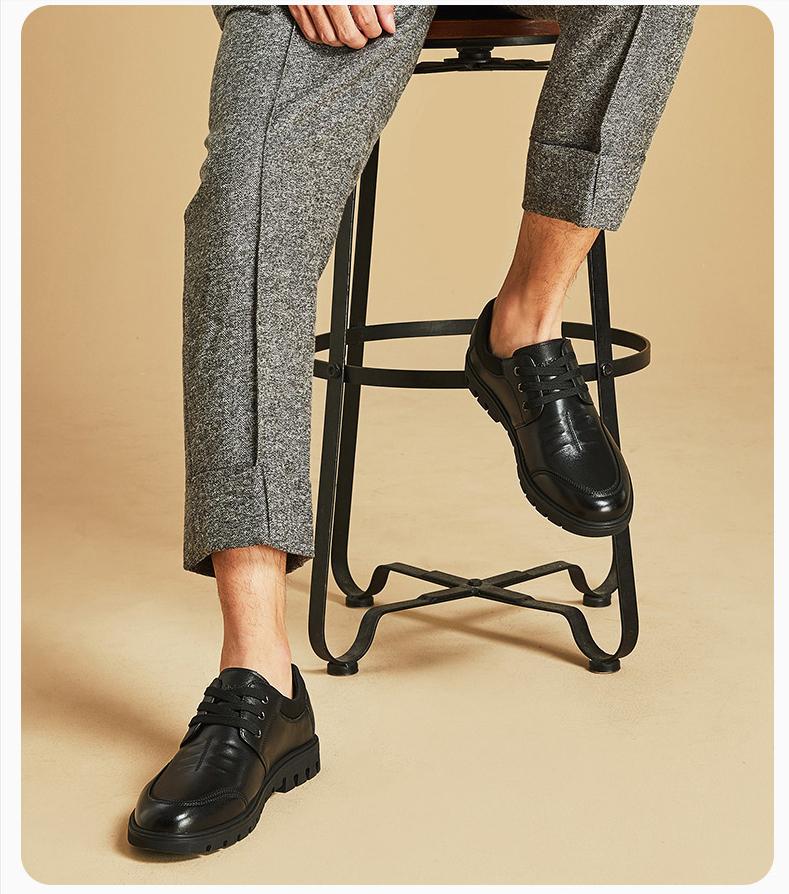 50岁男人穿什么鞋子好看又百搭,中年男士穿什么样的鞋好