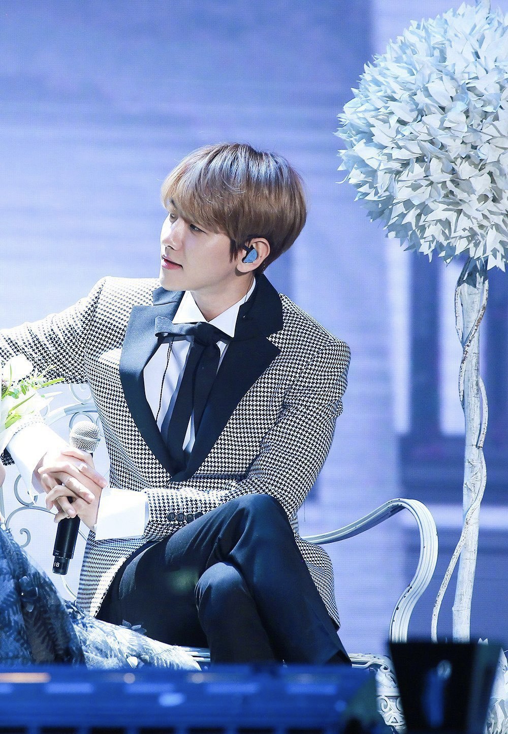 边伯贤明日将退伍,边伯贤退伍回归直播