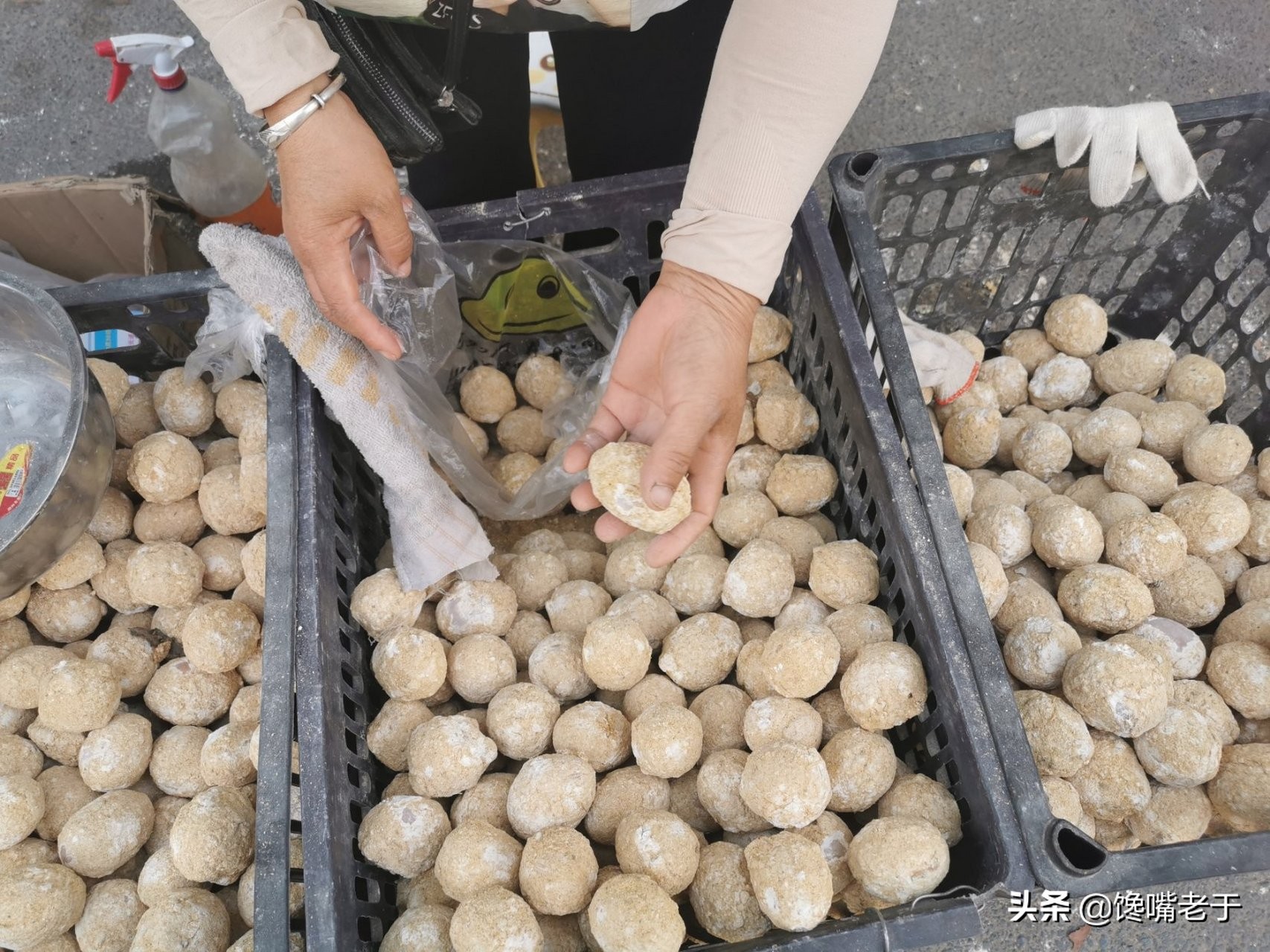刚买回来的皮蛋还要煮吗,皮蛋蛋清部分化了能吃吗