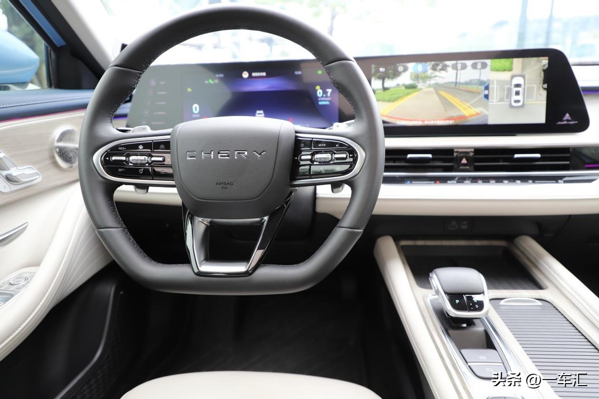 “BBA车型”的平替之选，档次与颜值兼备，10.89万就给1.6T发动机