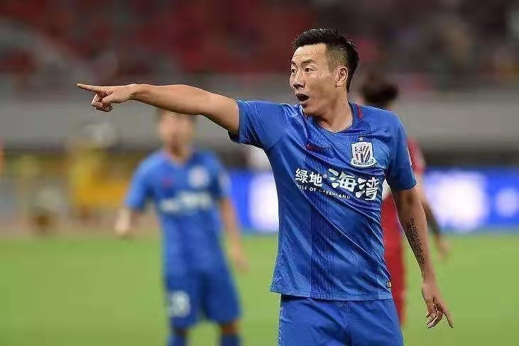 中国足球现役十大后腰,近十年足球十大后腰