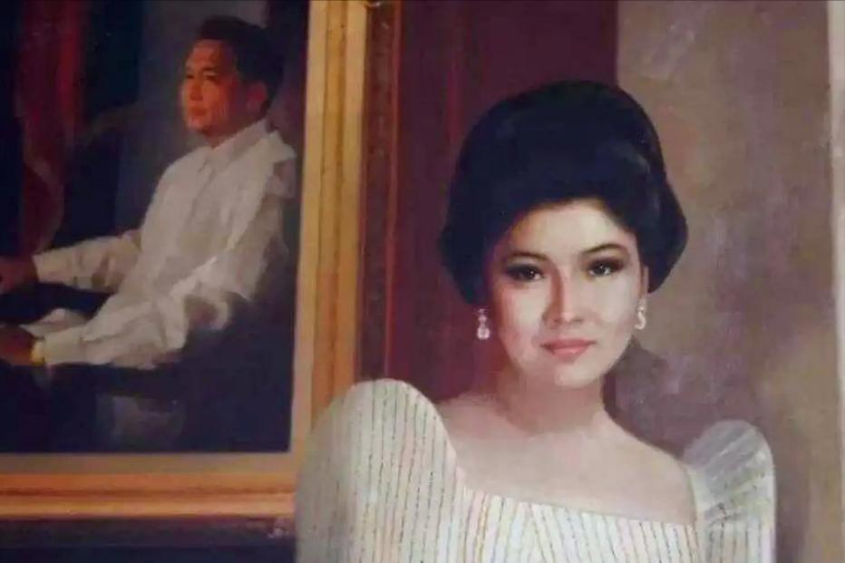 世纪巨贪马科斯,独裁统治20年,狂贪数百亿美元家中黄金成吨