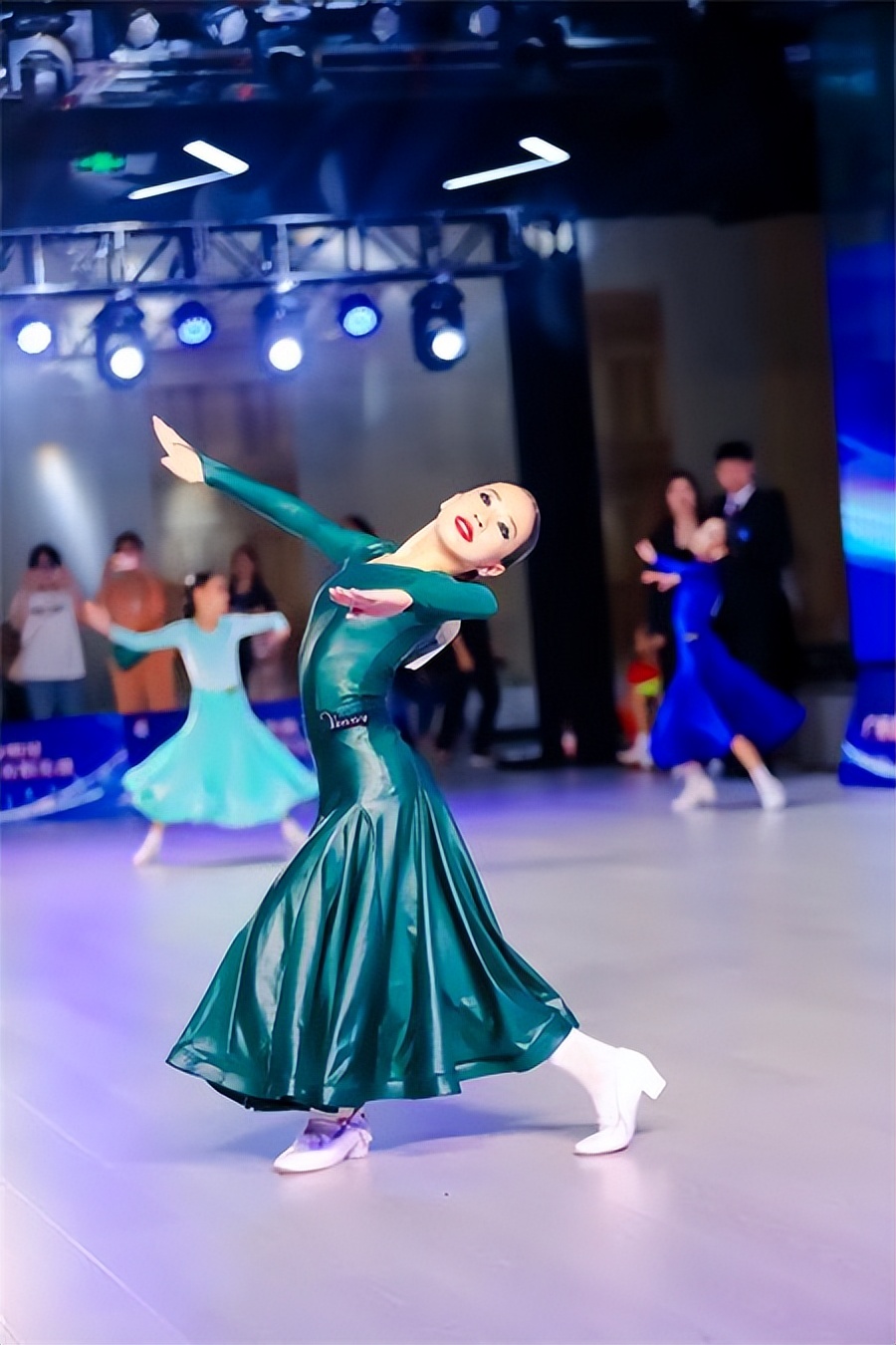 “荔好,运动荟”,广州市荔湾区中小学生体育舞蹈锦标赛成功举办