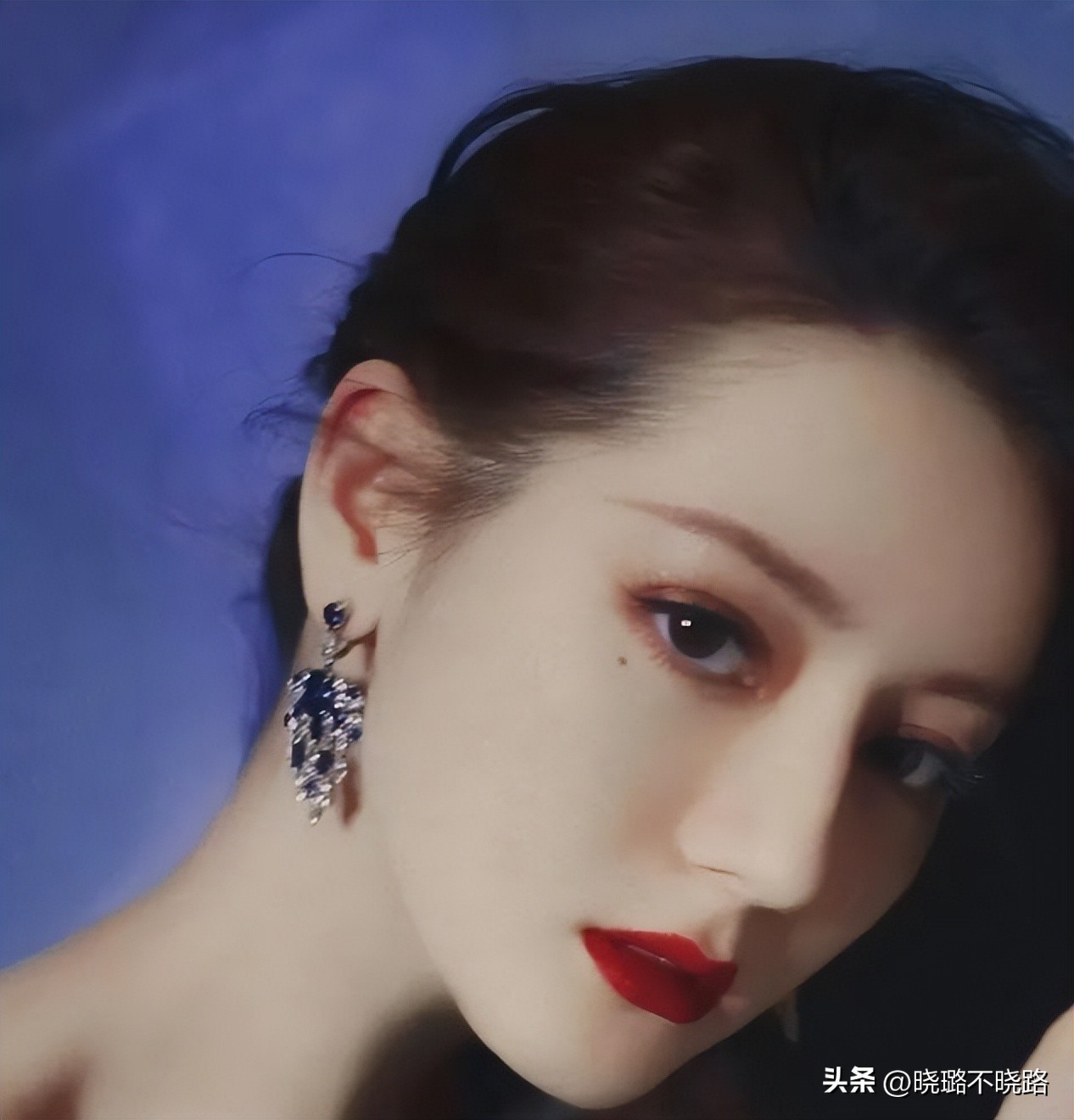 脸上有这三个特征的女人尽量避开,脸上哪些地方有痣的女生要珍惜