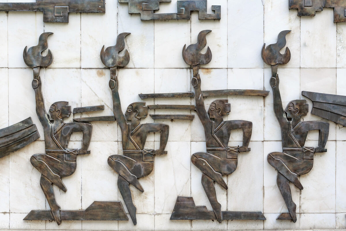 钻木取火是山顶洞人发明的吗,古神话中发明钻木取火的是谁