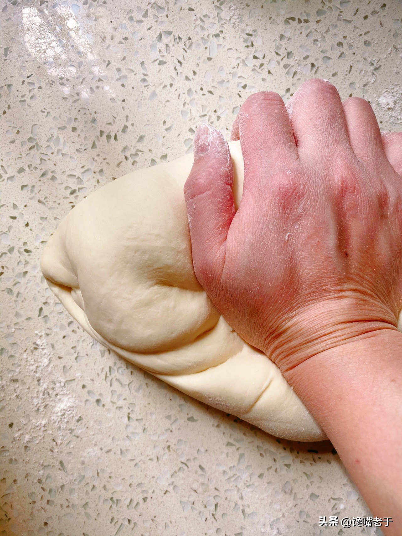 没用酵母自然发的面怎么整,用酵母粉怎么能使面发得更快