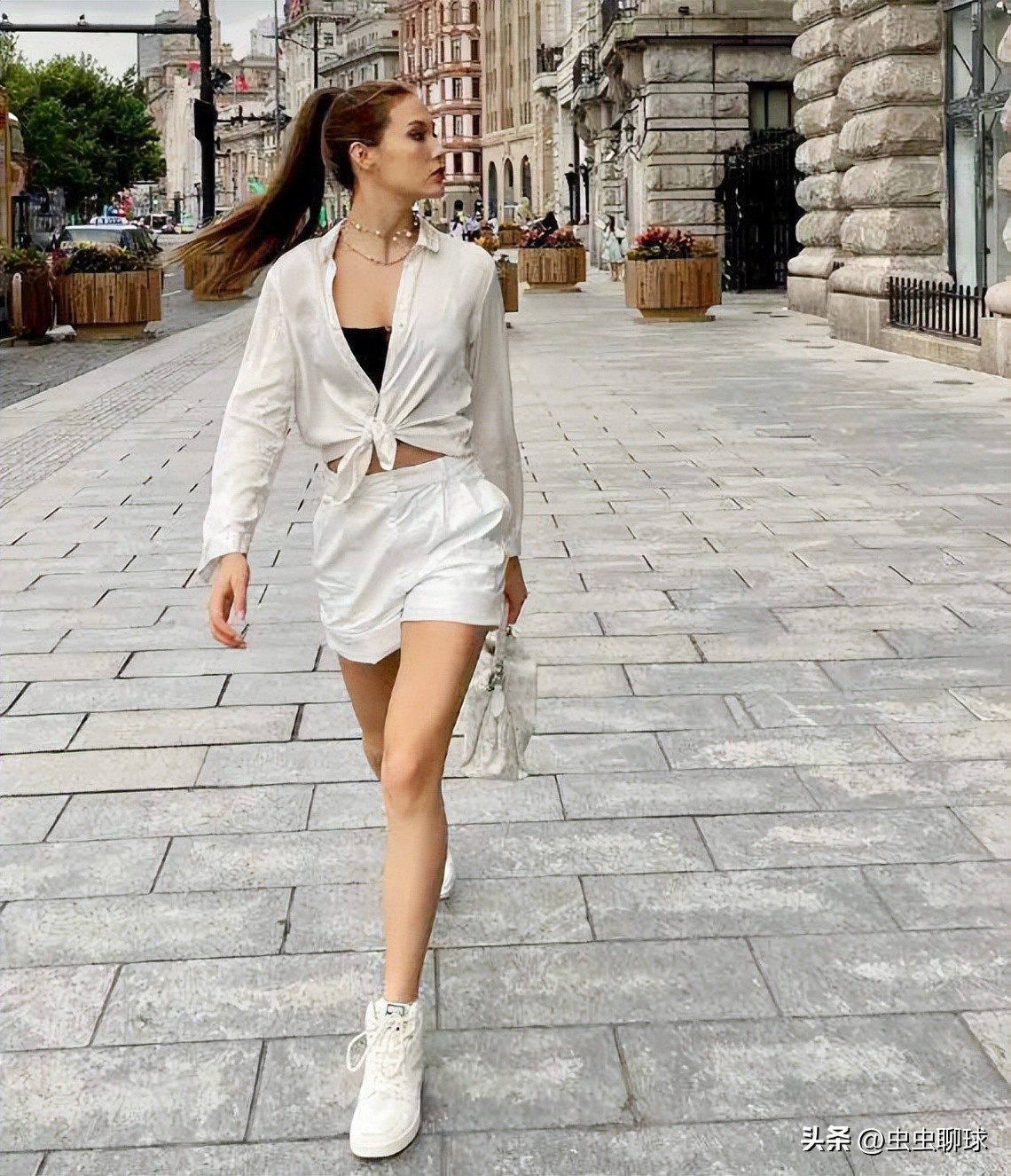 谷爱凌搞笑的瞬间,外国人评价谷爱凌滑雪夺冠视频