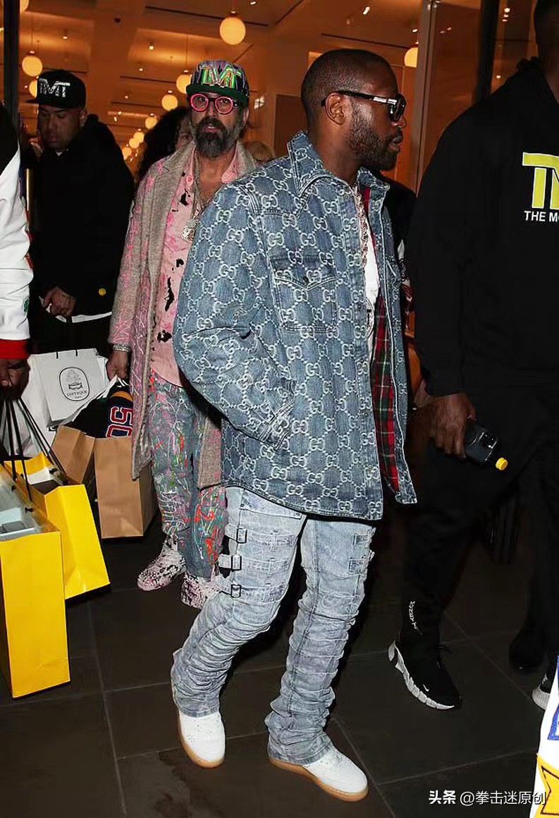 拳王梅威瑟到迪拜视频,梅威瑟东京逛街