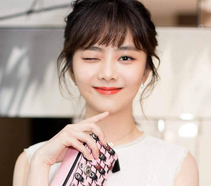 28岁脸部下垂用什么护肤品,40岁脸下垂提升最好的办法