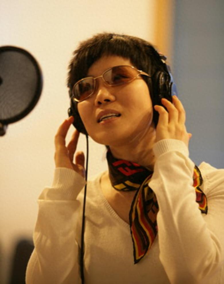 她发烧4天后突然去世,女歌手演出时倒地抢救无效离世