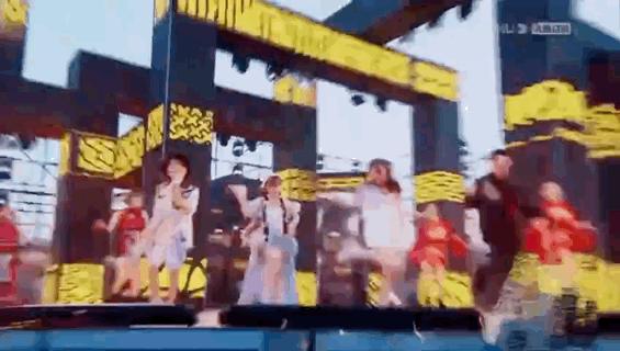 美依礼芽和凤凰传奇合作跳舞,美依礼芽的舞怎么跳