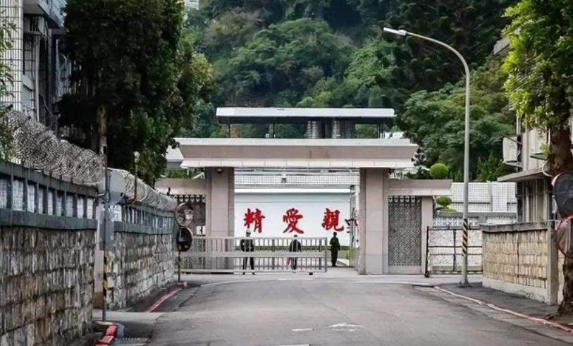 余则成原型潜伏了多少年,余则成潜伏台湾后到晚年结果怎样