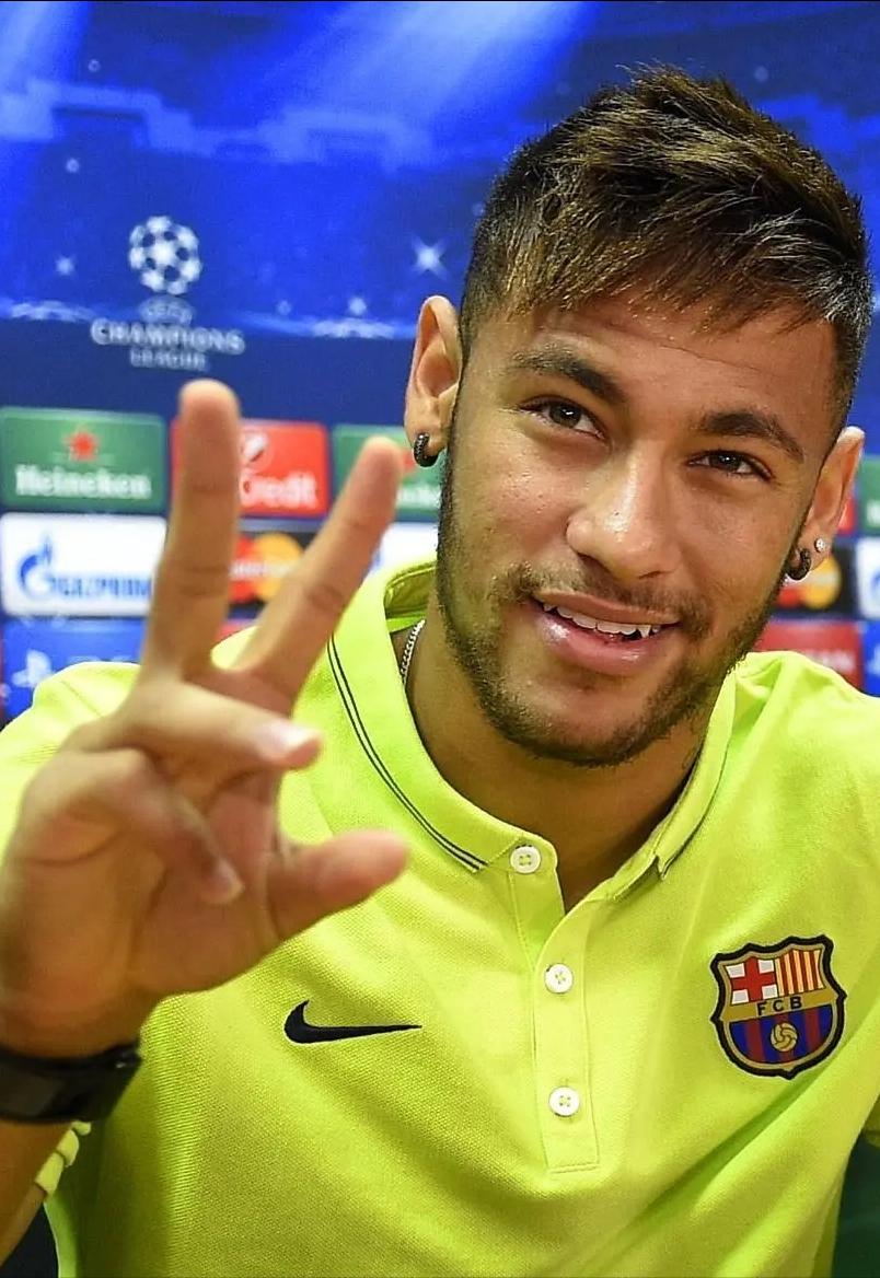 颜值高的足球明星排名,巴西足球明星颜值排名