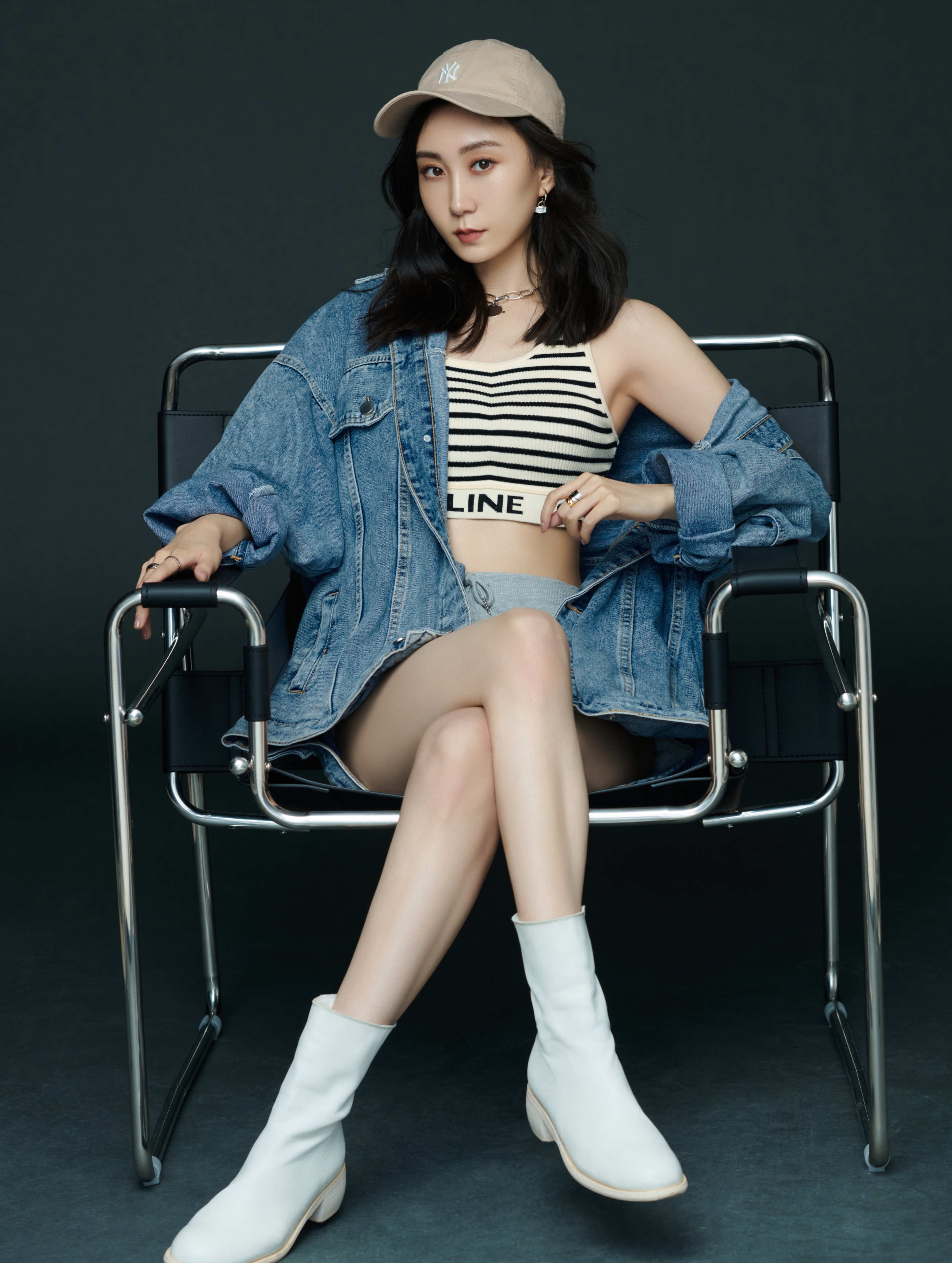 水均益29岁女儿当央视记者！精通4国语言，清华读研，颜值大逆袭