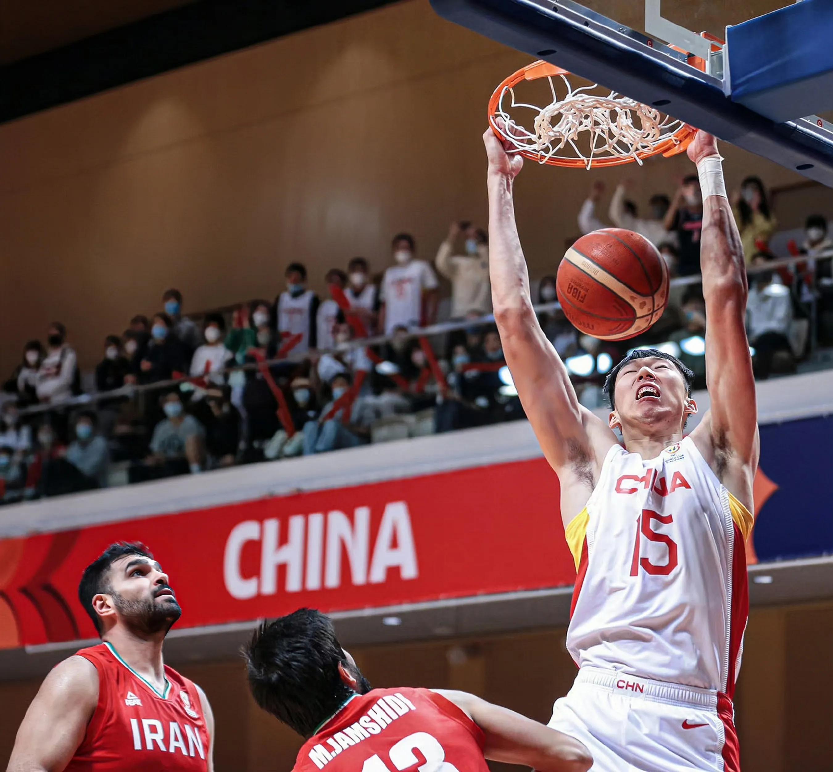 男篮3大中锋接班人是谁？乔帅看中2人，一人不输周琦，一人潜力大