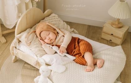 哺乳期乳房硬块突然发烧怎么回事,哺乳期突然乳房有硬块痛怎么回事