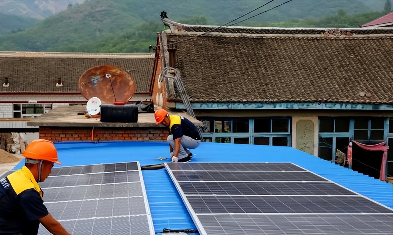 农户屋顶安装光伏的收益,农村租用农民房顶装光伏是真是假