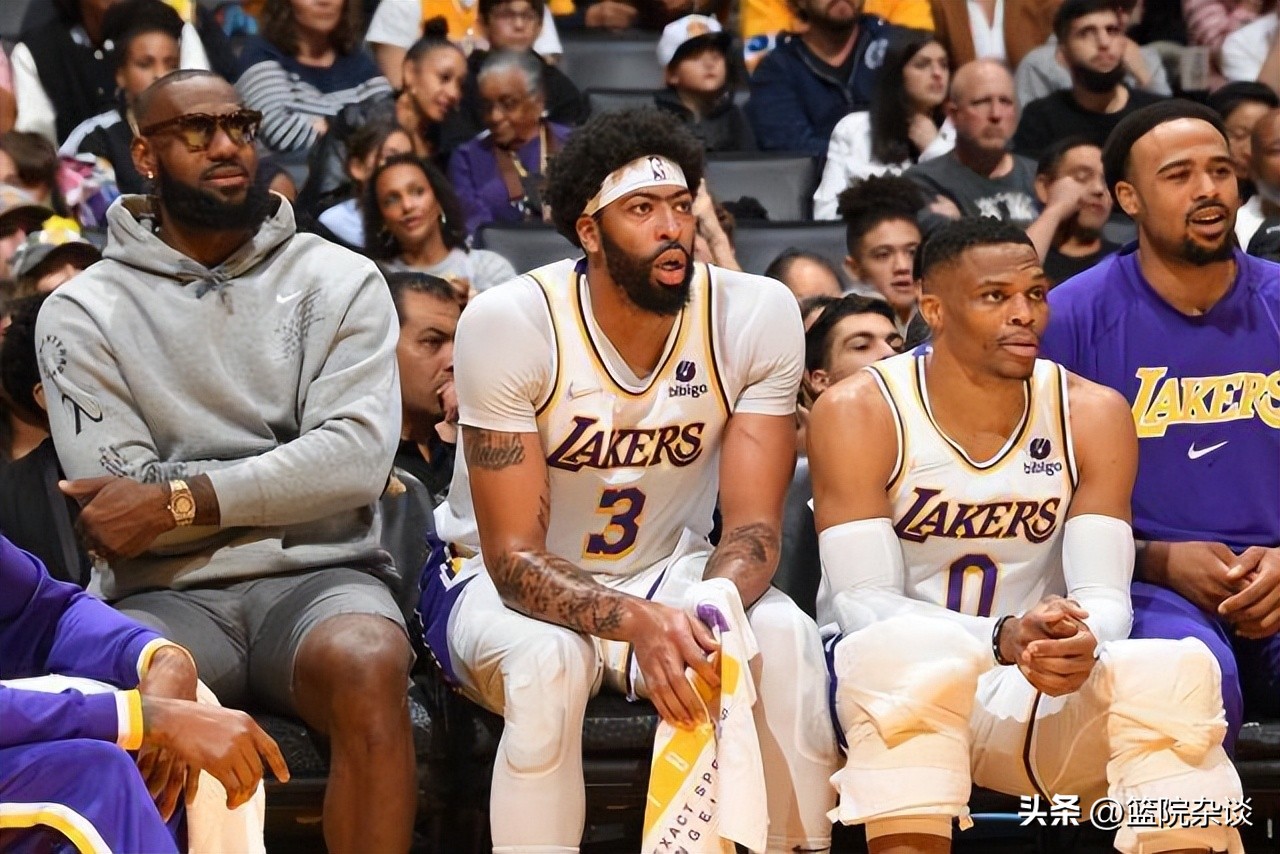 韦少三双赢球视频,威少接受采访