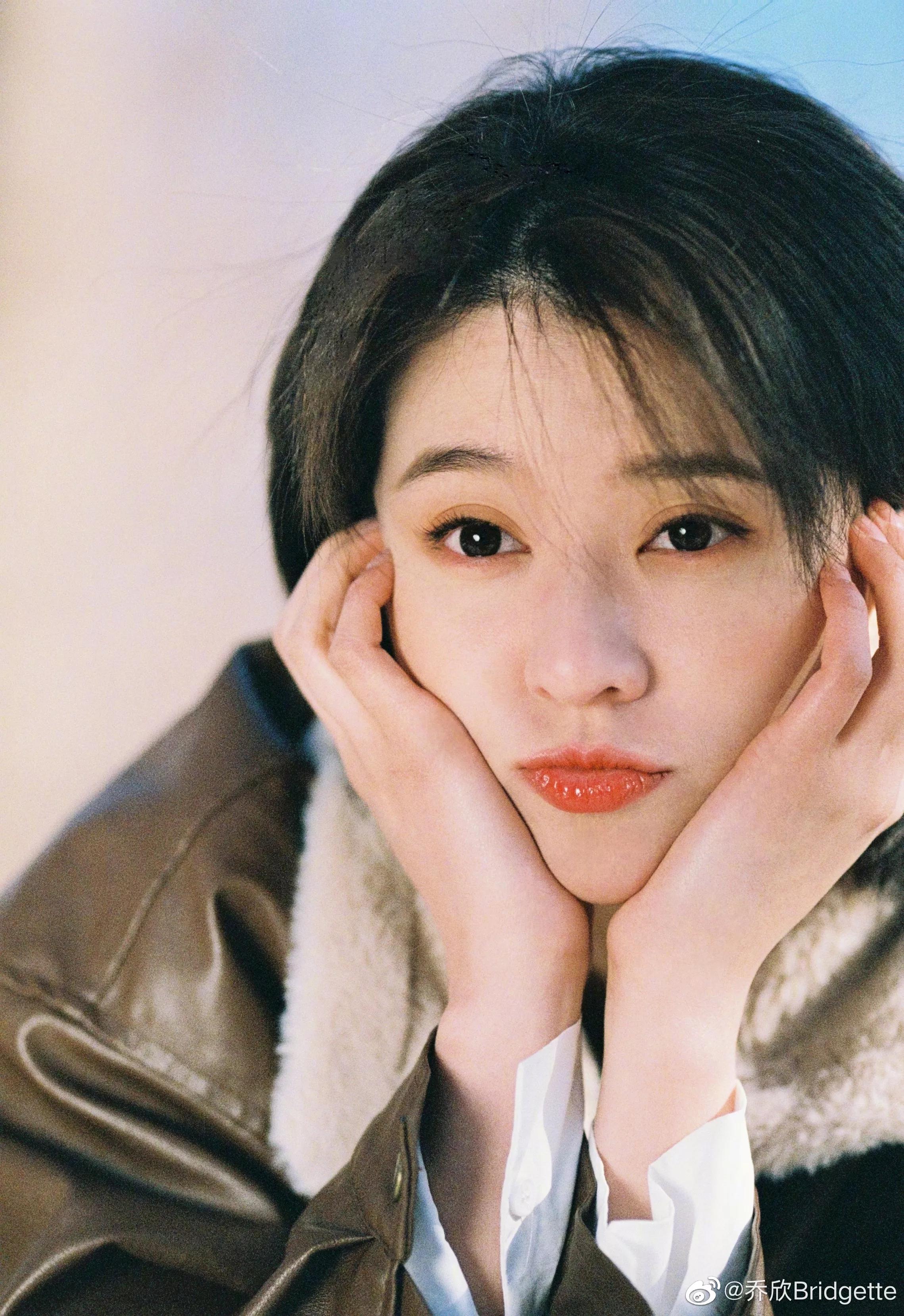 乔欣阔腿裤露脚踝装扮清纯可爱,美丽清纯乔欣壁纸图文