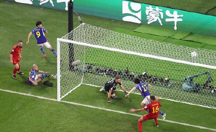 日本队2-1胜西班牙球迷反应,日本队2-1逆转西班牙图片