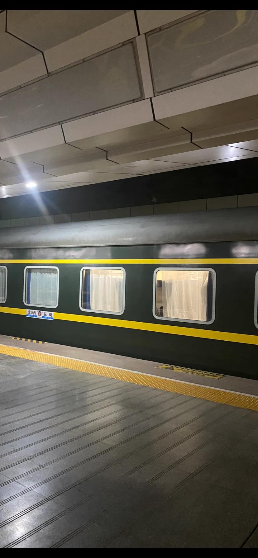 火车厕所里为啥放个瓶子？