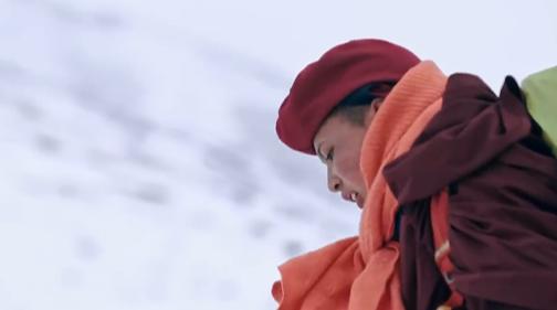 尼姑苦行僧徒步行走,一个小尼姑的艰辛出家路