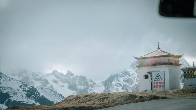 香格里拉去德钦的路好走吗,香格里拉到德钦自驾游攻略